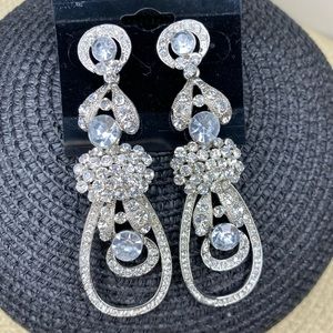 Silver rhinestones earrings